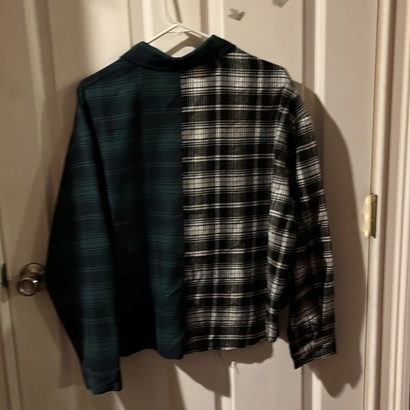Flannel crop top, long sleeve, longer in back, size large - Picture 2 of 4